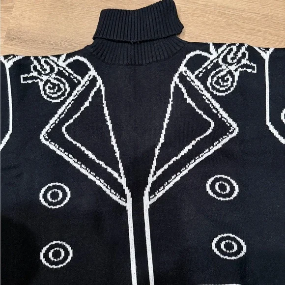 Black and White Turtleneck Sweater - Picture 4 of 6